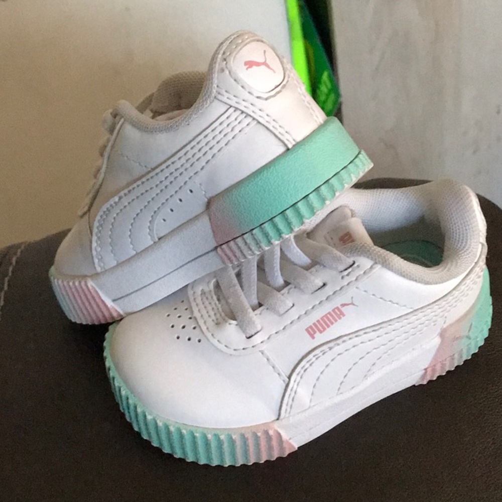 Toddler girl Puma shoes size 5 white, teal and Pink